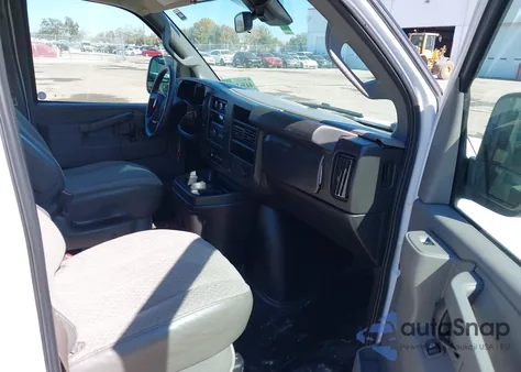 2020 Chevrolet Express Passenger Rwd 3500 Extended Wheelbase Lt z USA, uszkodzony, nr VIN 1GAZGPFG5L1209922